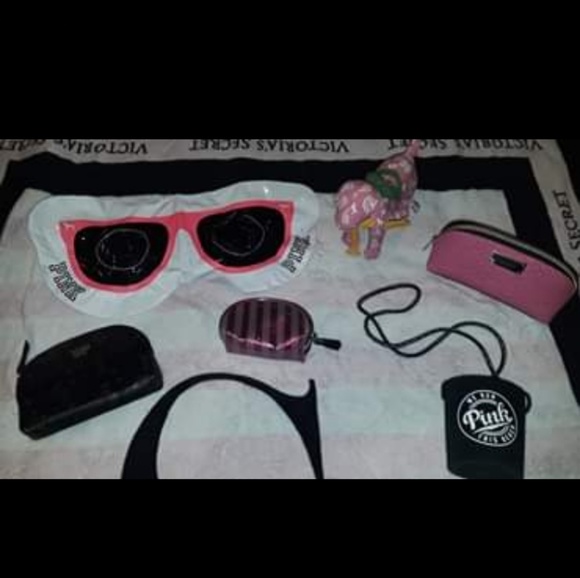 BN VS MAKEUP BAGS, KOOZIE, FLOOTIE FOR BEV - Picture 2 of 2